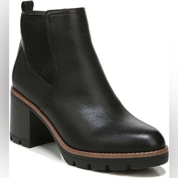Naturalizer Women's Madalynn Gore Chelsea Boots - Picture 1 of 3